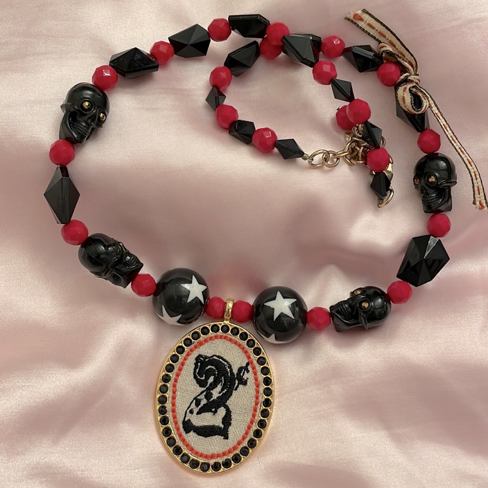 RARE Tarina Tarantino Midnight circus My 2 cents embroidered opinion necklace - Picture 4 of 12